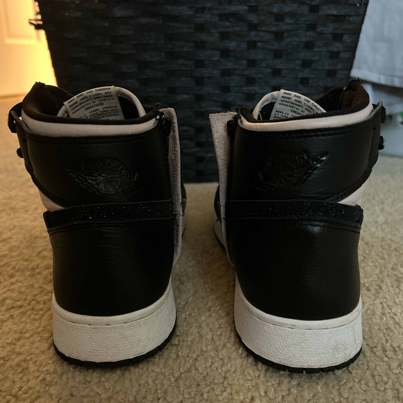 Women’s Jordans - Picture 4 of 10